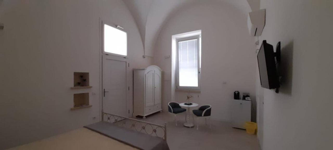Casa Vacanze Laura S/C Lecce Bagian luar foto